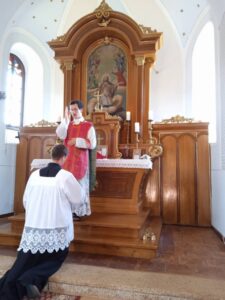 Première messe dans le sud de la Bohême